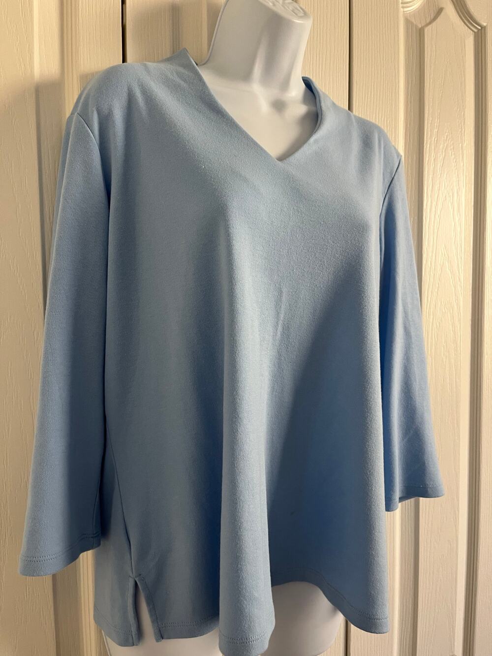 Draper’s & Damon’s Women’s Large Blue Gray V-Neck 3/4 Sleeve Top